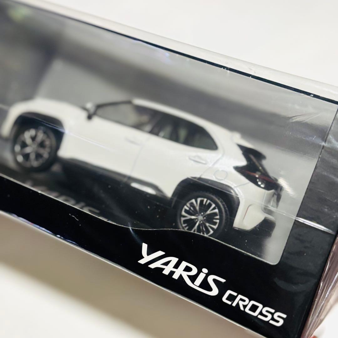 トヨタ ヤリスクロス 1/30 ミニカー ホワイトパール 新品 未開封品
