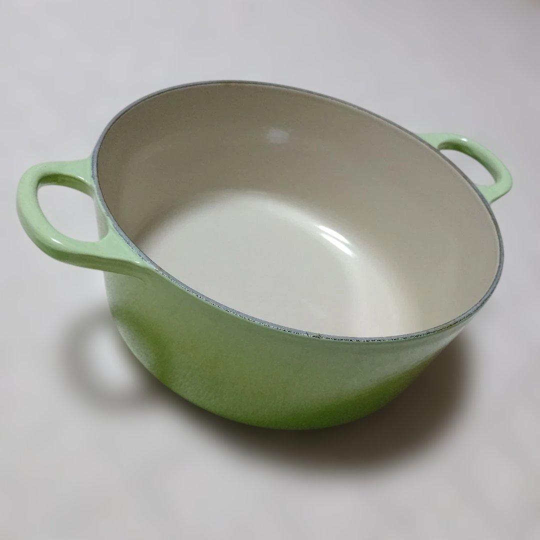 【美品】LE CREUSET 両手鍋 22cm フルーツグリーン ルクルーゼ