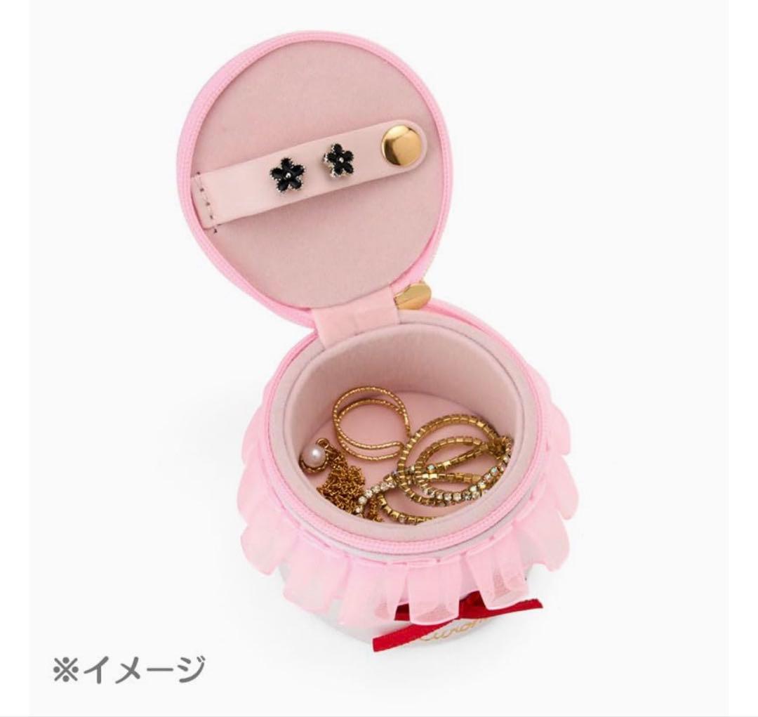 サンリオ　ぬいぐるみ&アクセサリーケースセット　いちごホイップケーキ　クロミ