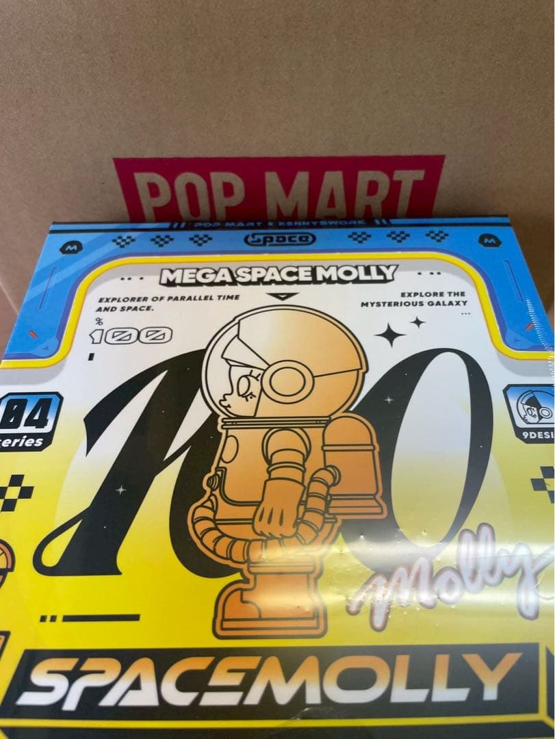 新品未開封　正規品Pop Mart Mega Molly ３個　シリーズ4