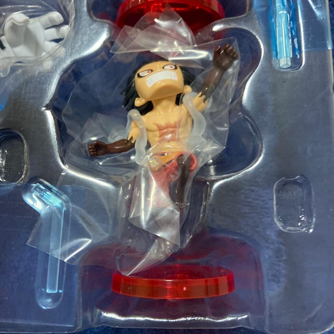 ONE PIECE ワールドコレクタブルフィギュア　FILM RED 4種
