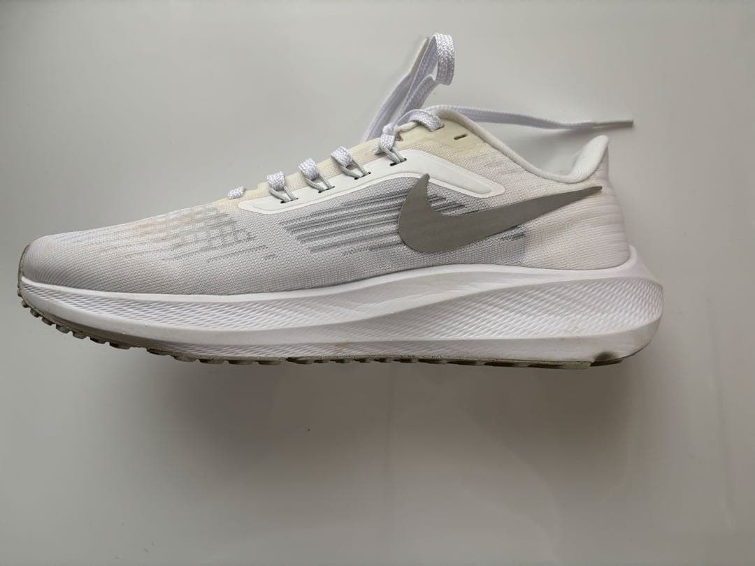 ナイキウィメンズ ロードランニングシューズ ペガサス39ホワイト
