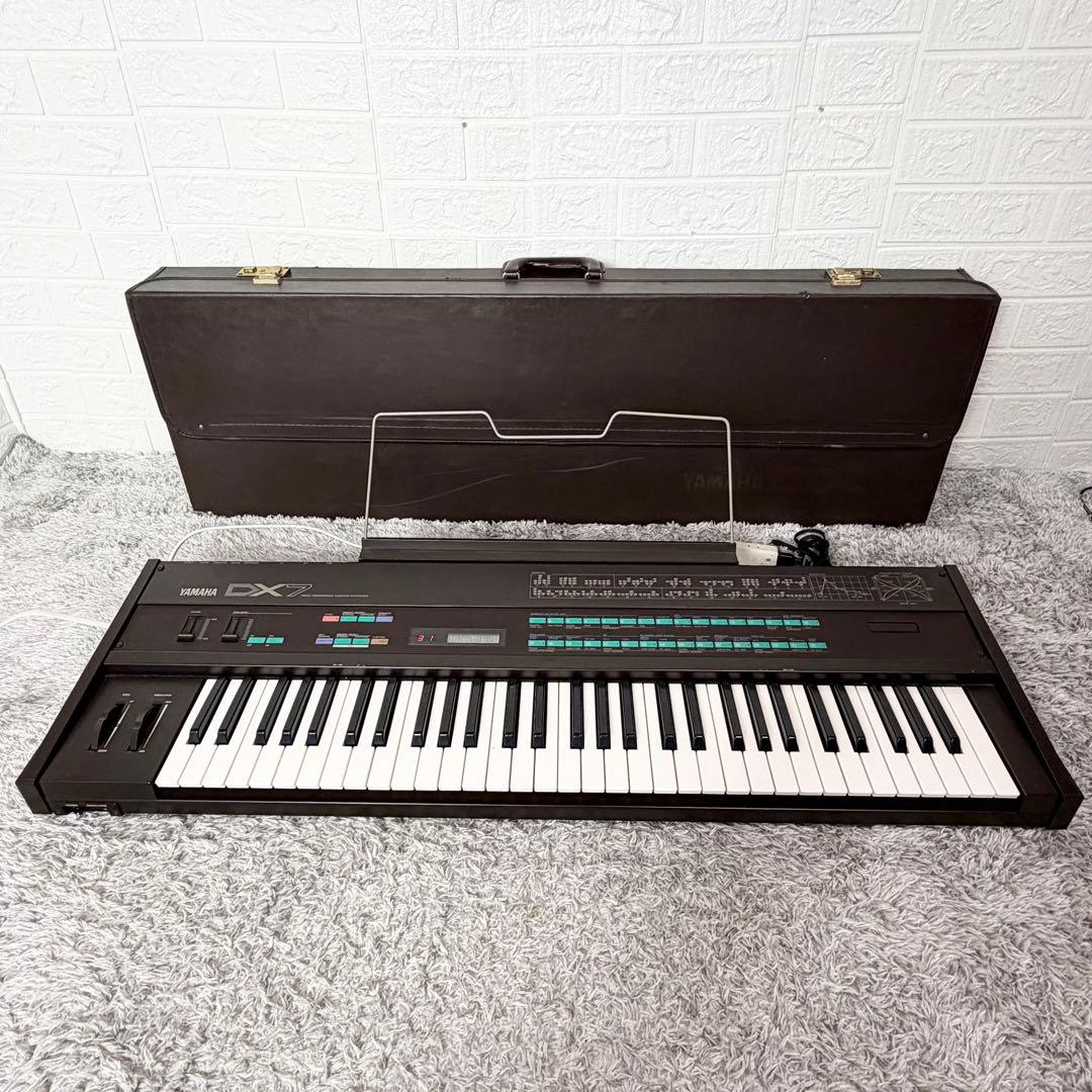 廃盤 ヤマハ シンセサイザー DX7 ハードケース付き 61鍵盤 32音色 美品