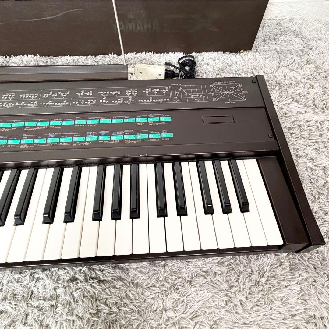 廃盤 ヤマハ シンセサイザー DX7 ハードケース付き 61鍵盤 32音色 美品
