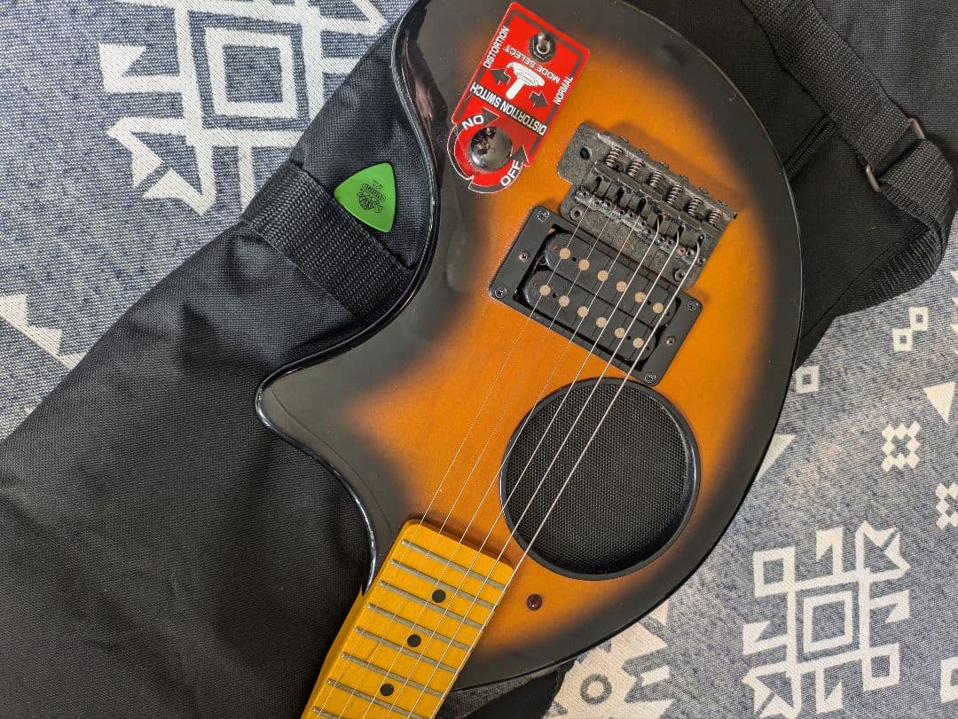 FERNANDES エレキギター サンバースト　ZO-3 専用ケース付き