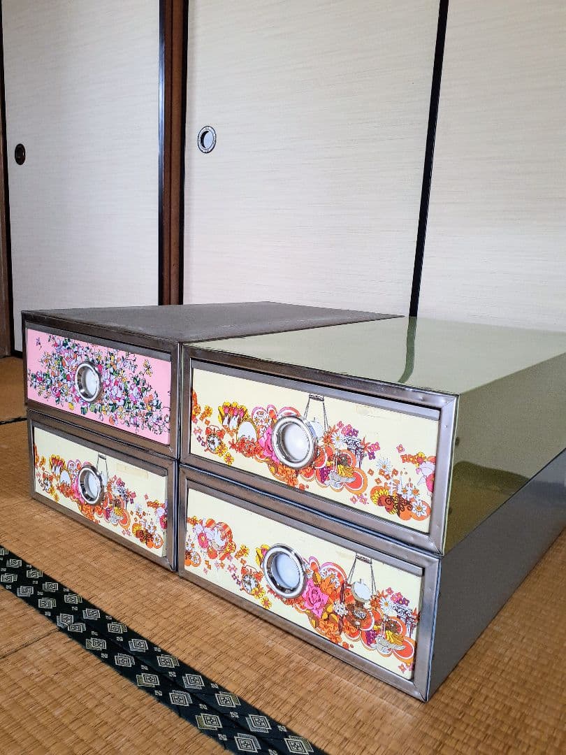 昭和レトロ　衣装ケース4つセット　レトロポップ柄