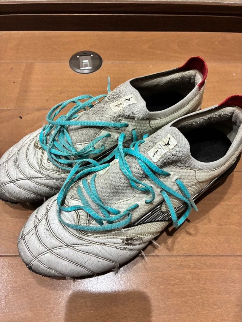 Mizuno サッカースパイク ホワイト/レッド/ブラック