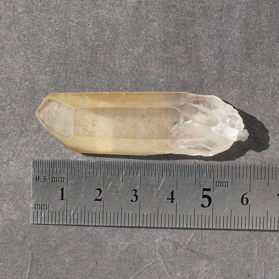 ゴールデンヒーラー クォーツ 原石 水晶 鉱物 希少石 天然石