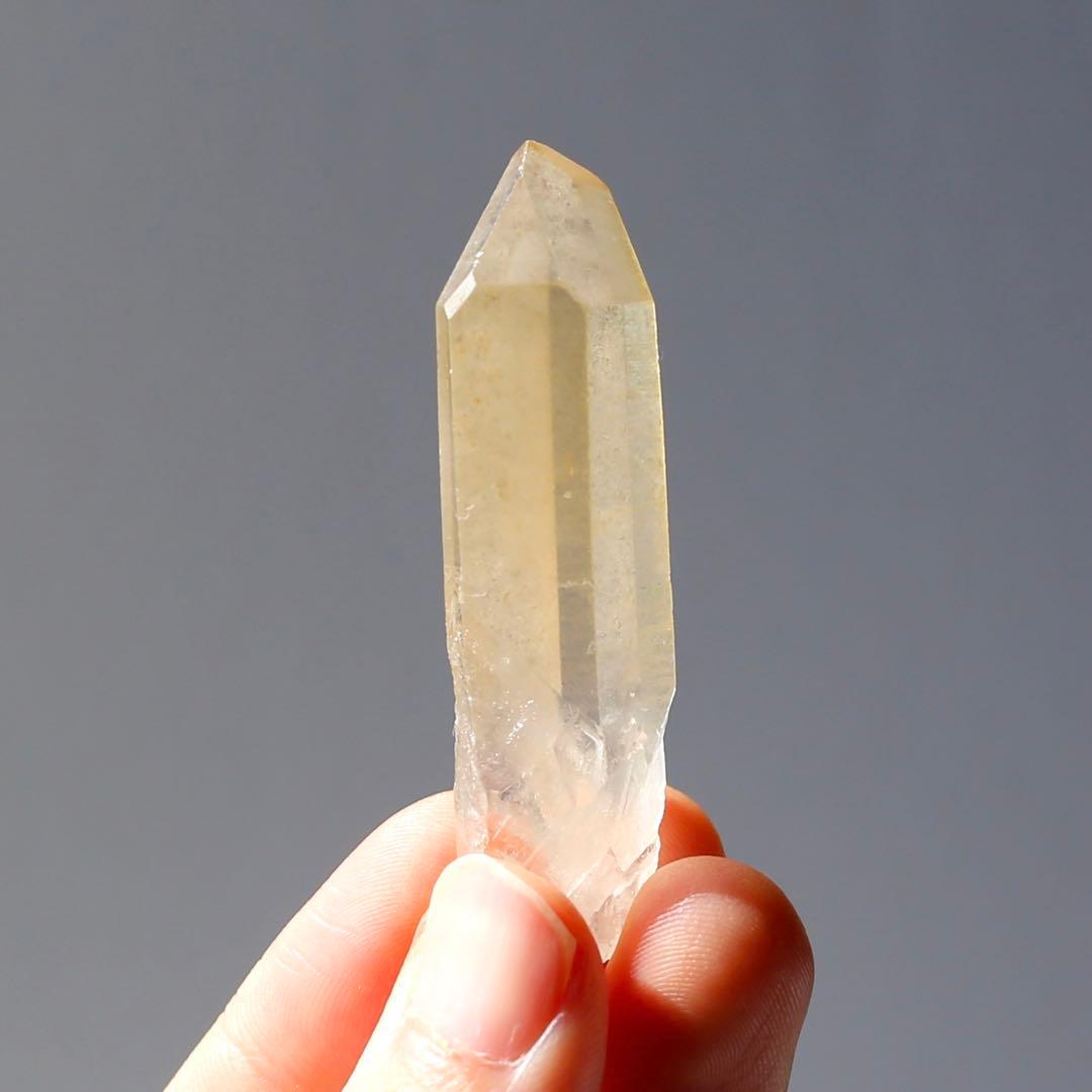ゴールデンヒーラー クォーツ 原石 水晶 鉱物 希少石 天然石