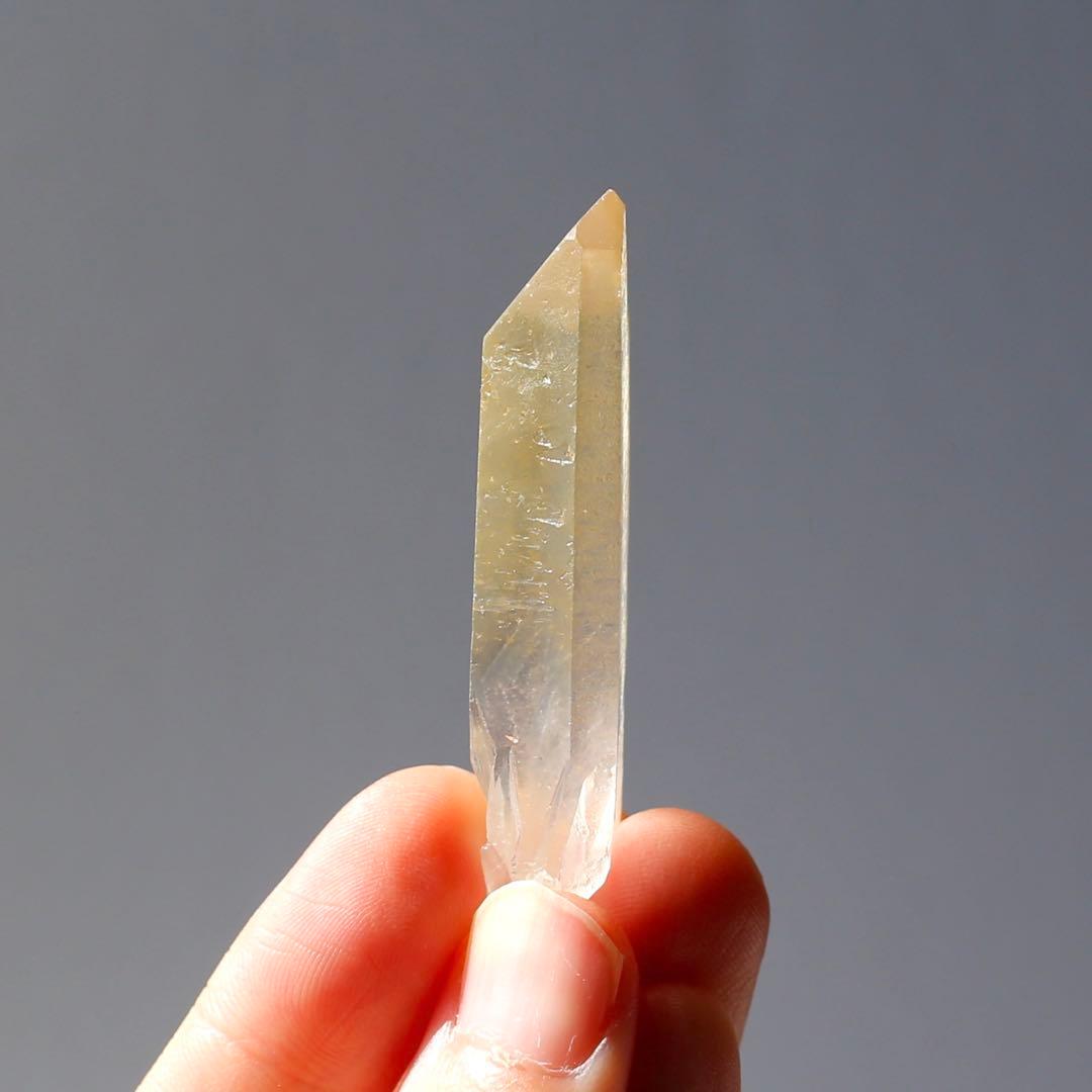 ゴールデンヒーラー クォーツ 原石 水晶 鉱物 希少石 天然石