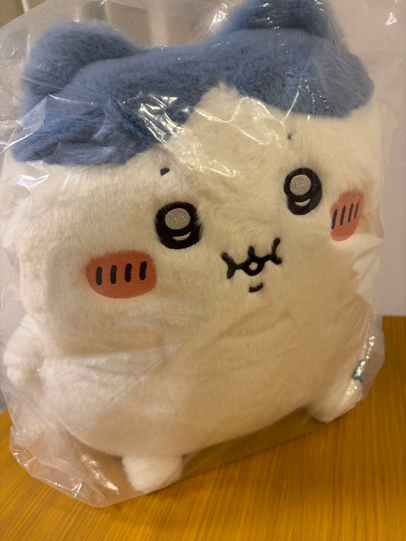 ちいかわ 重め！ぼっちゃり抱っこぬいぐるみ ぽっちゃり ハチワレ