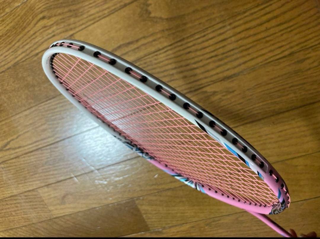 ヨネックス YONEX バドミントンラケット　ピンク