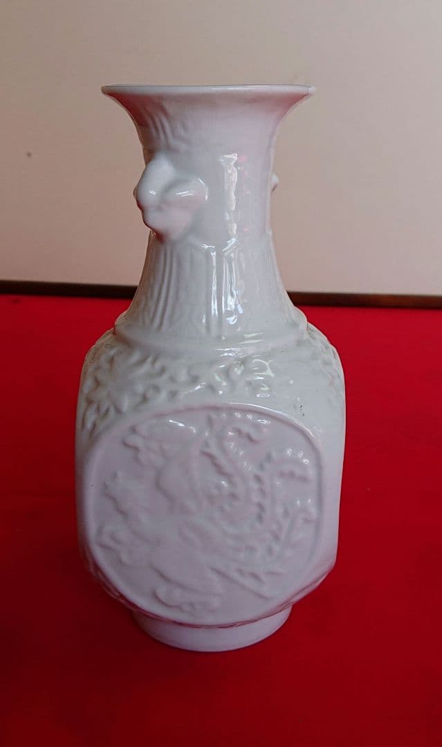 中国白磁花瓶