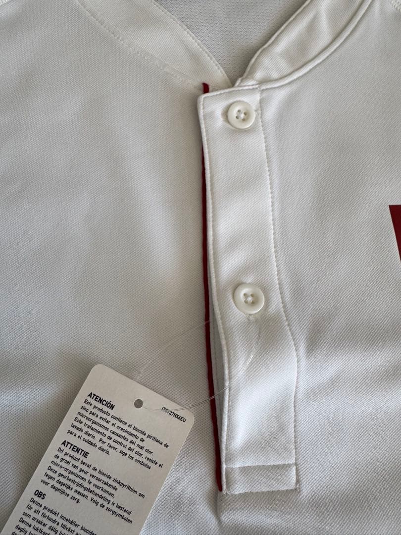 UNIQLOフェデラー新品、未使用タグ付き