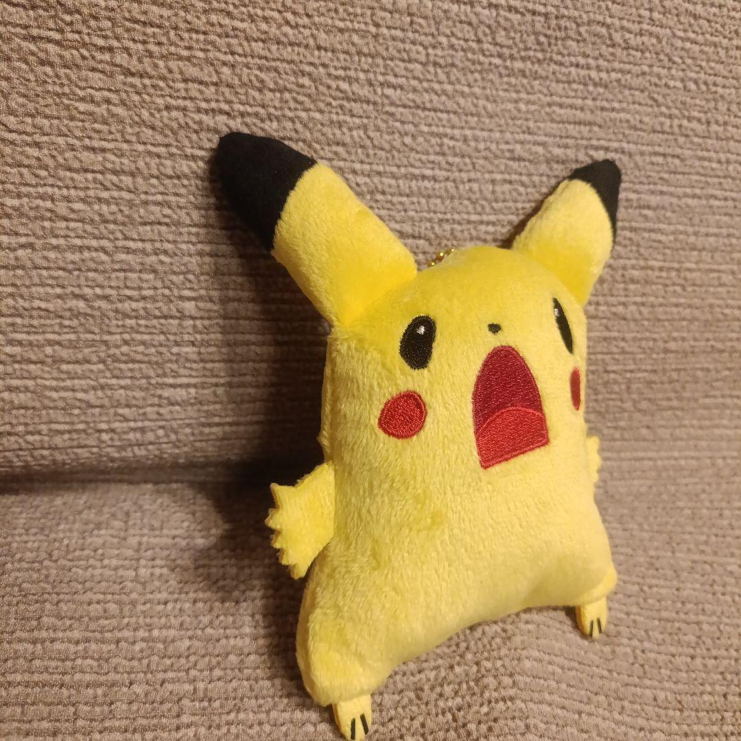 ポケモンセンター限定　ピカチュウoops!　マスコット　当時物