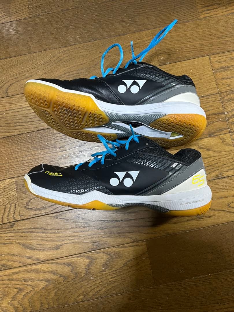 ヨネックスバドミントンシューズ パワークッション65Z