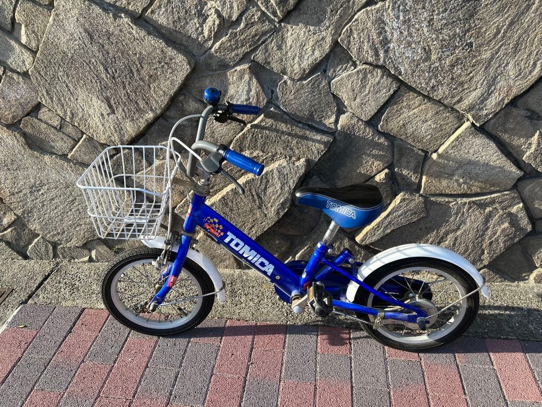 トミカ 幼児用自転車 青 前カゴ付き