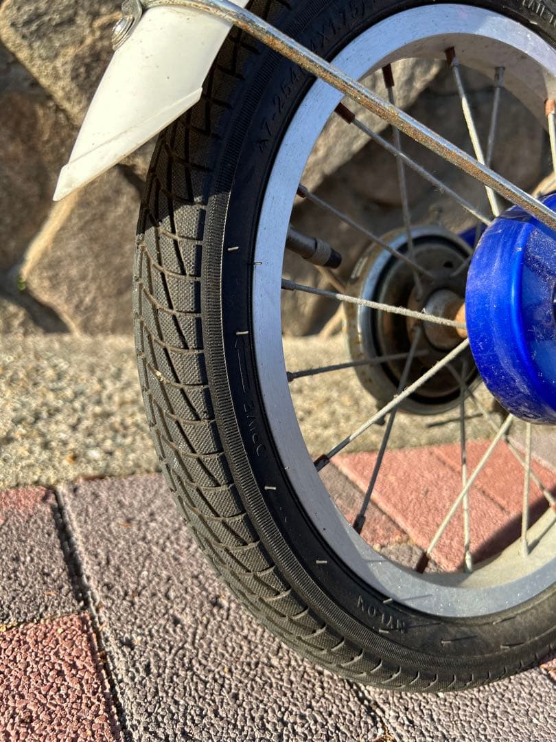 トミカ 幼児用自転車 青 前カゴ付き
