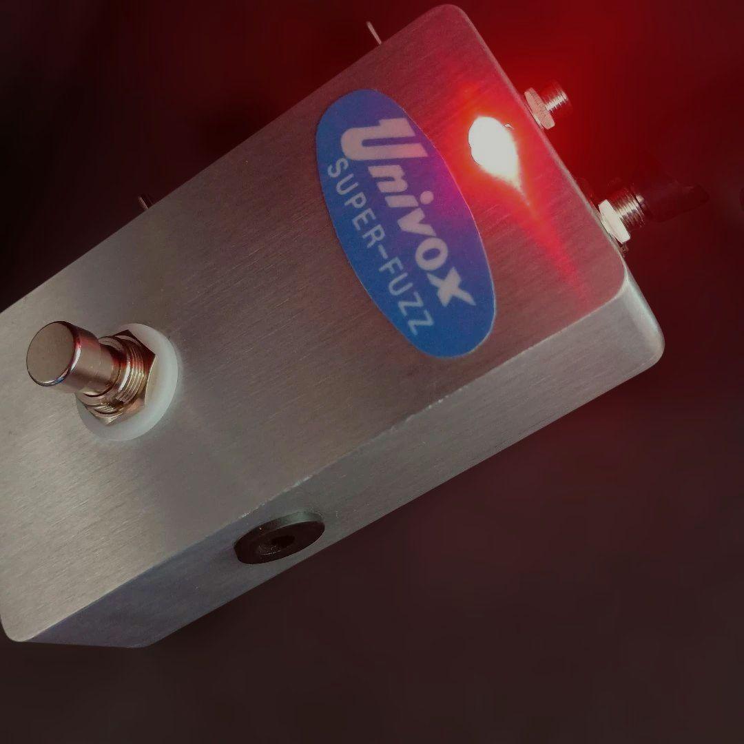 Univox Super-Fuzz コンパクトなハンドメイドクローン FY-6