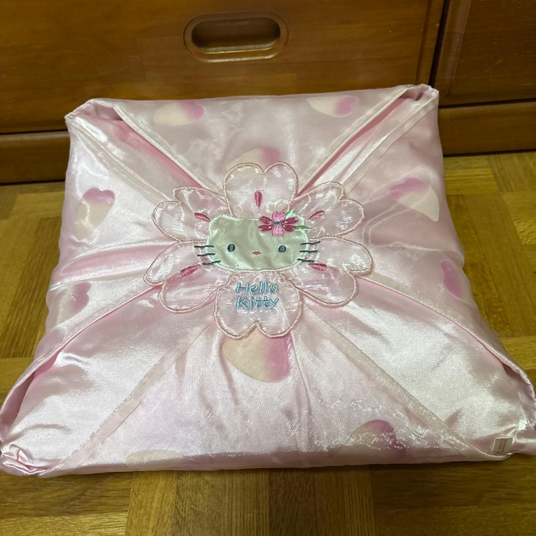 ハローキティ 桜　ピンククッション 2個セット
