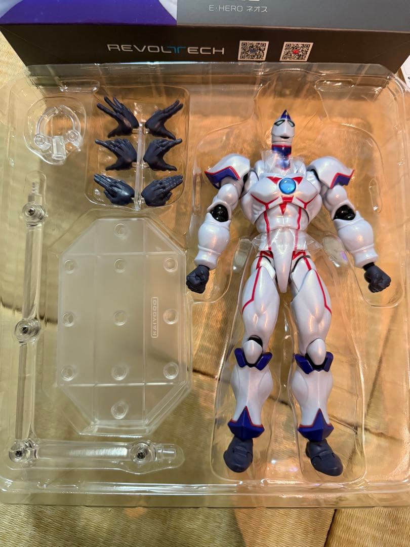 REVOLTECH ELEMENTAL HERO NEOS フィギュア