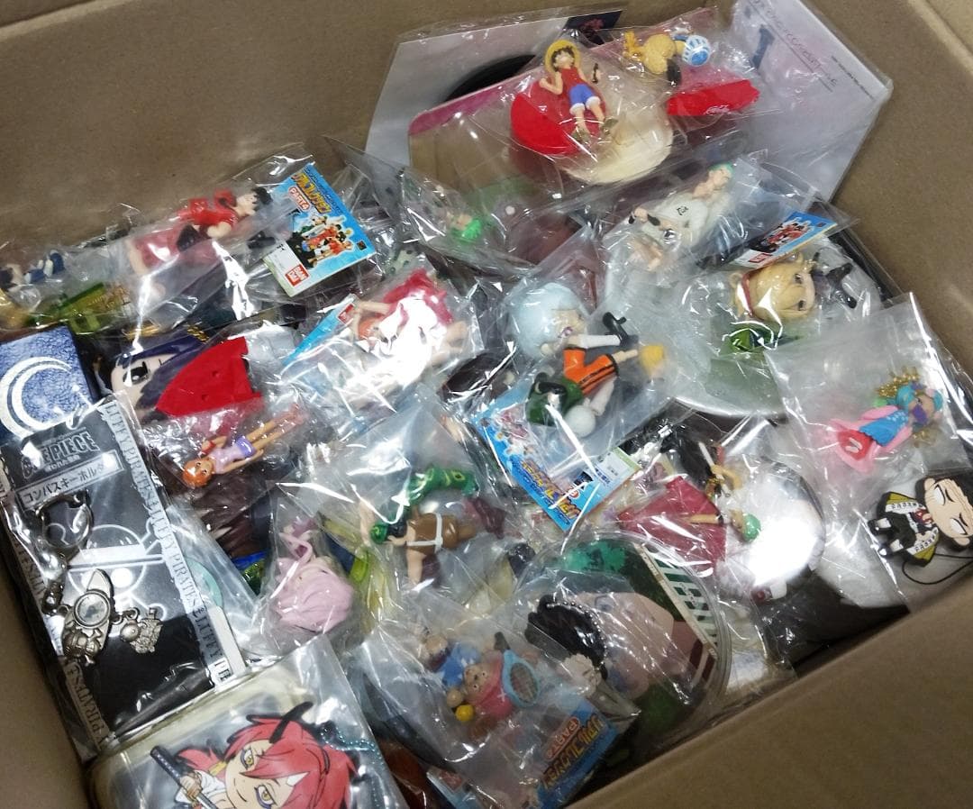 人気キャラグッズ　100サイズ　6kg超　雑貨　大量　即出荷可能　150以上