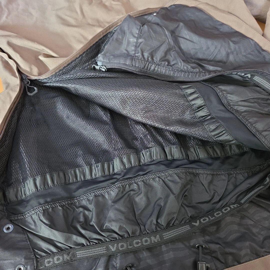 VOLCOM 迷彩柄 スノーボードジャケット M