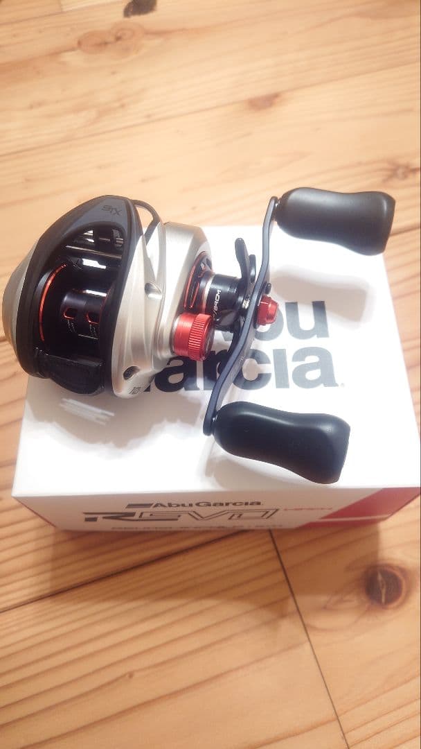 Abu Garcia REVO STX ベイトリール 8.1:1