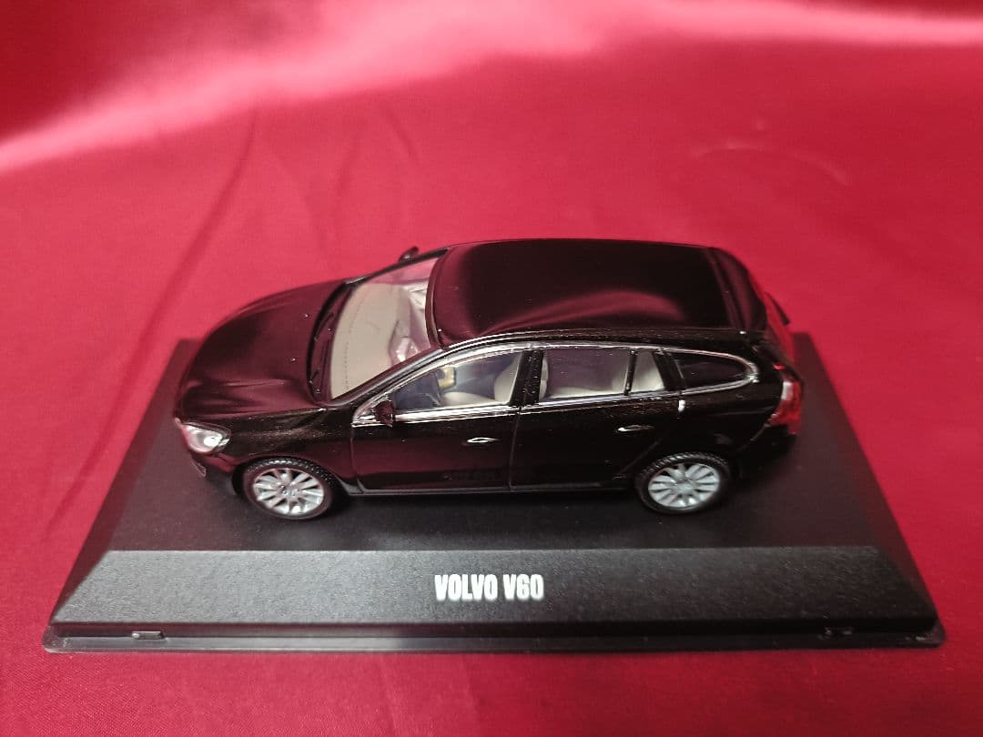 ボルボ ｖ60 ミニカー　VOLVO　MOTOR ART