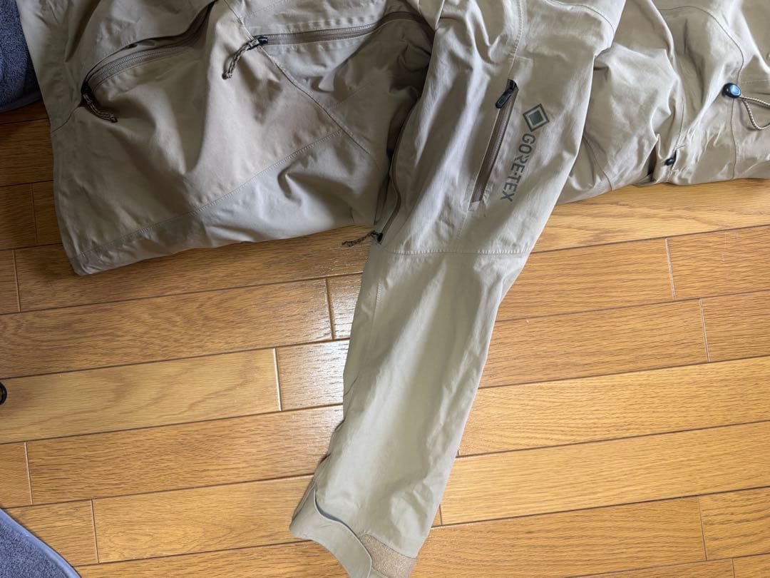 Burton [ak] スノーボードウェア