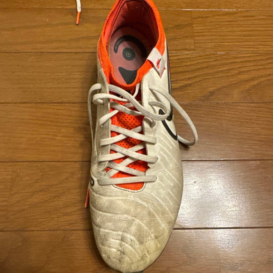 Nike サッカースパイク ティエンポ トップモデル　 人工芝用