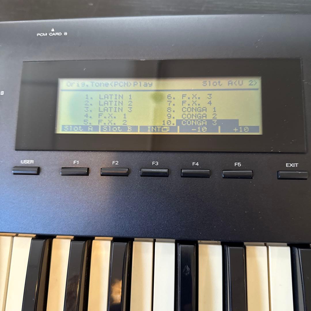 Roland D-70 シンセサイザー 76鍵