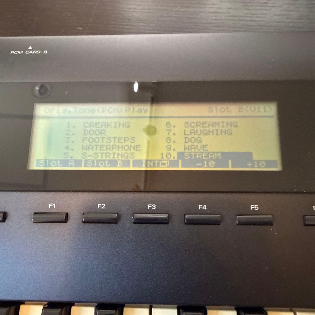 Roland D-70 シンセサイザー 76鍵