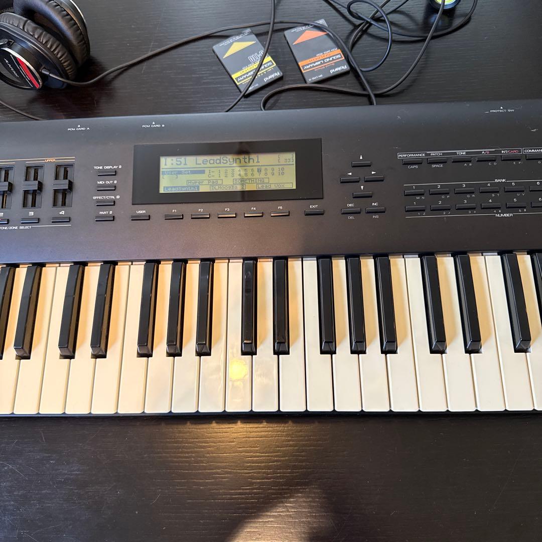 Roland D-70 シンセサイザー 76鍵