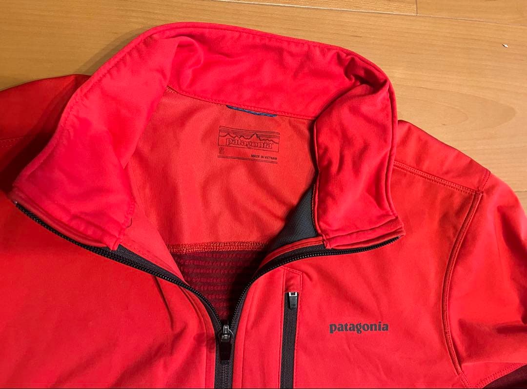 patagonia パッションレッド ソフトシェル ウインドシールドジャケット