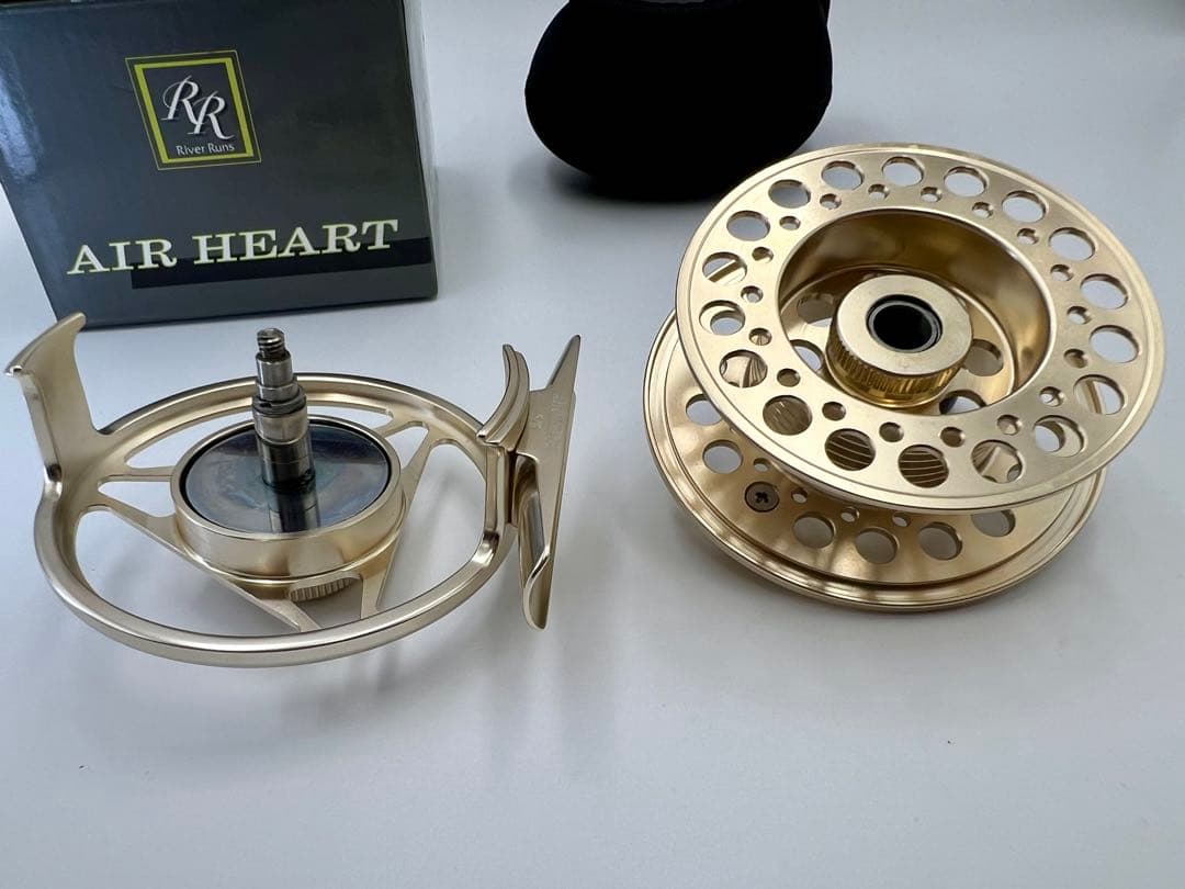 アルファタックル AIR HEART 5/6 GOLD フライリール 美品
