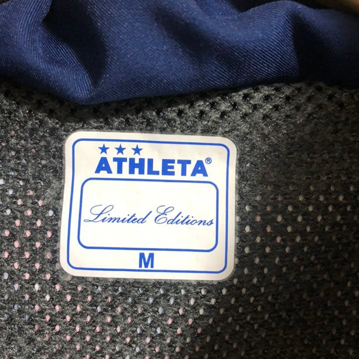 ATHLETA ウィンドブレーカー　サイズM