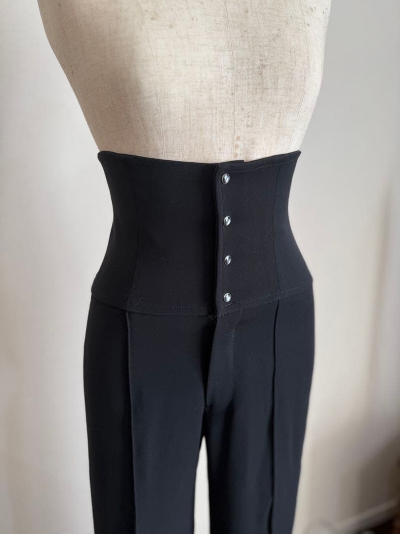 【新品未使用】チャコット　Chacott　ハイウエストパンツ　Sサイズ　黒