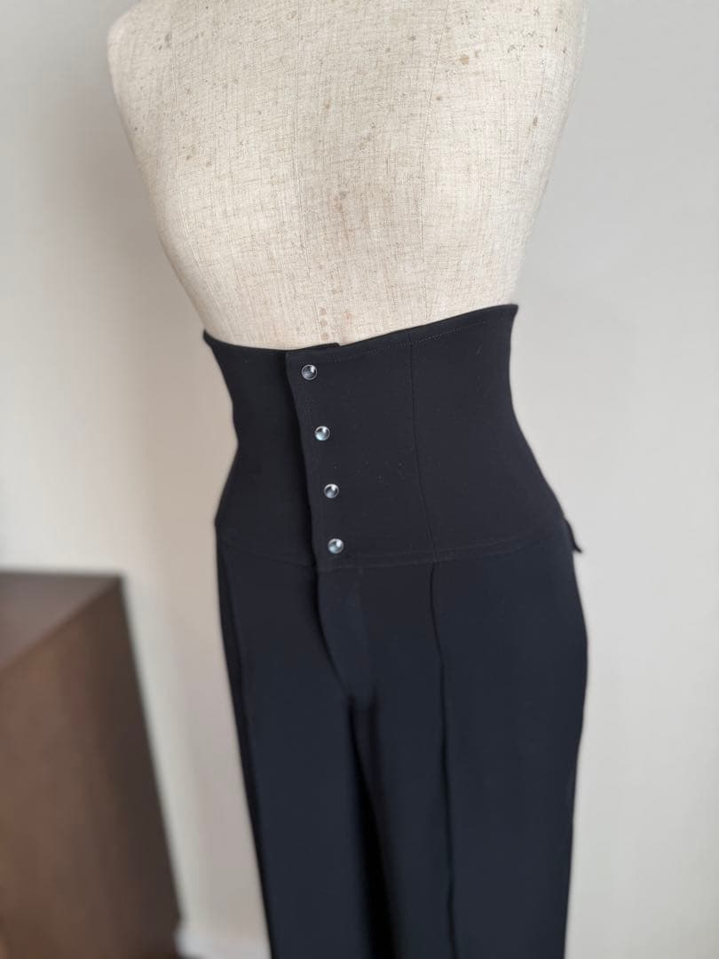 【新品未使用】チャコット　Chacott　ハイウエストパンツ　Sサイズ　黒