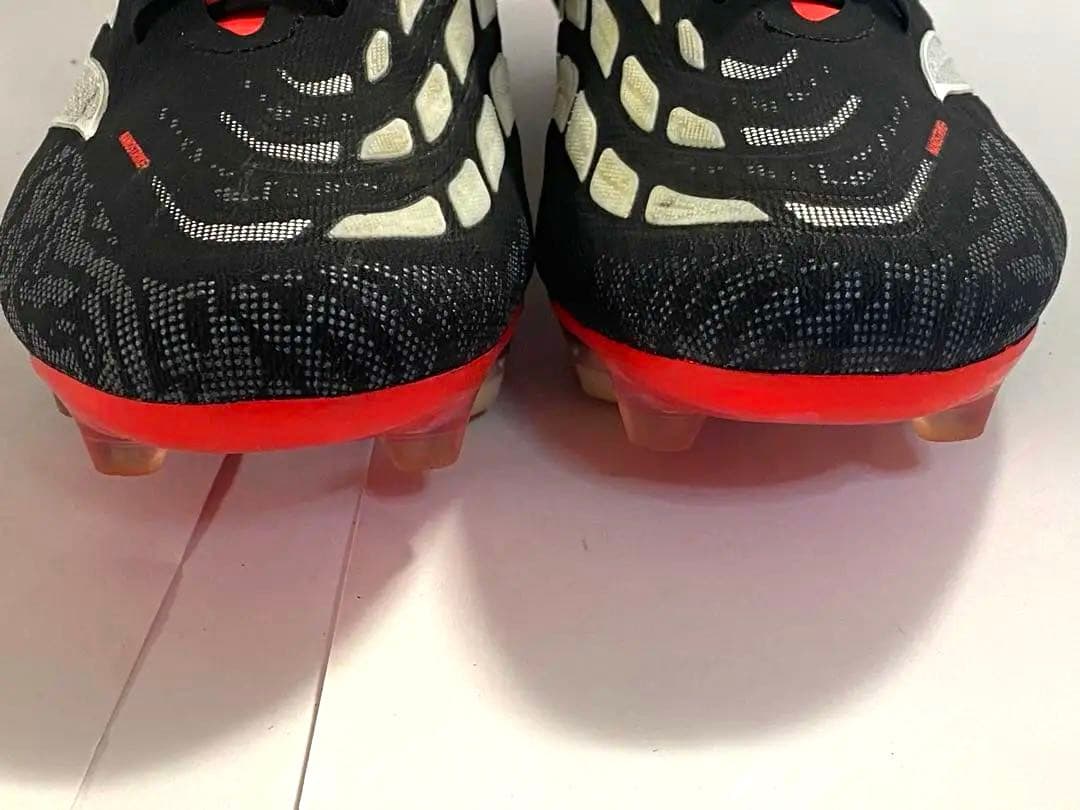 adidas Predator サッカーシューズ ブラック/レッド