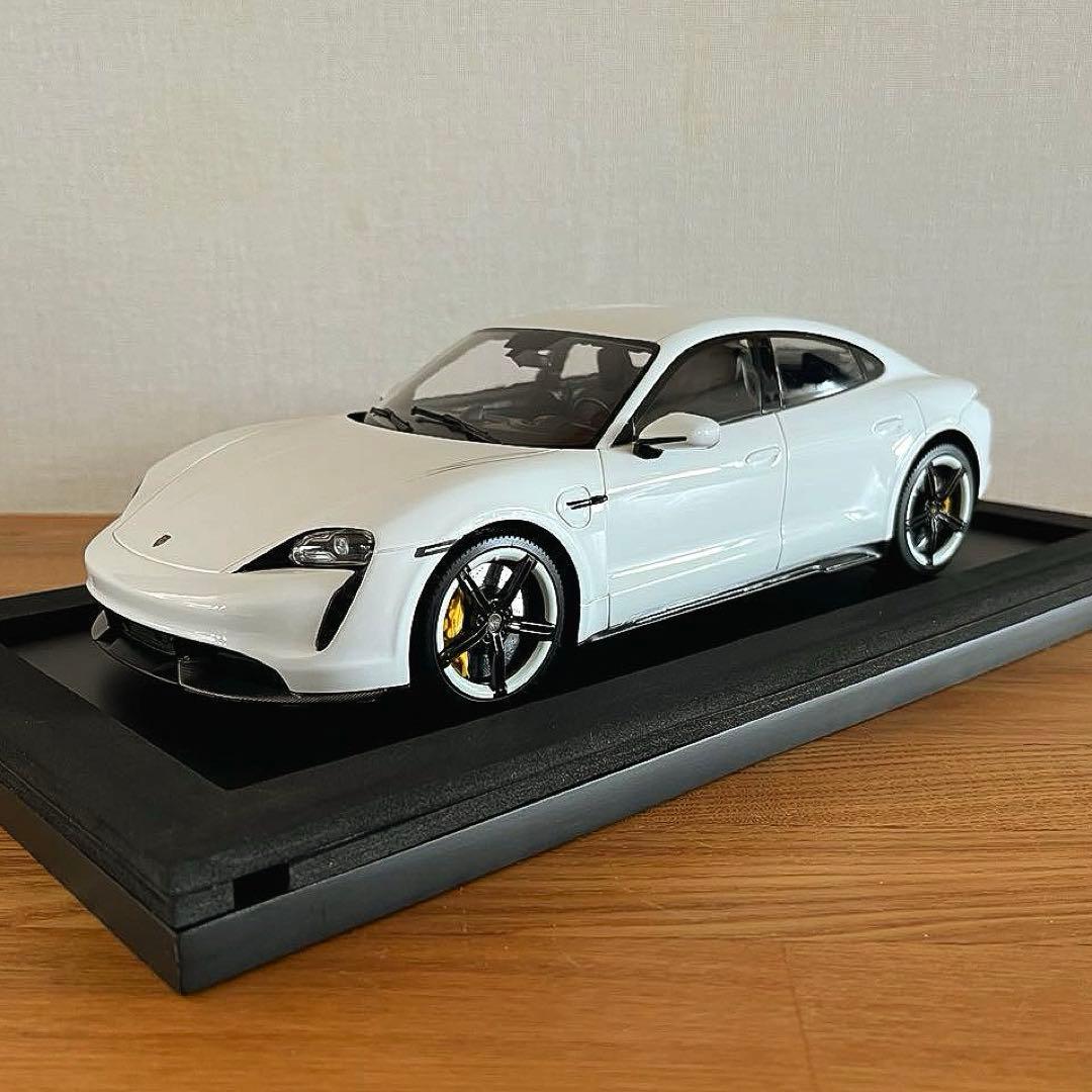 【ミニカー 美品】1/18 ミニチャンプス ポルシェ タイカン ターボ S