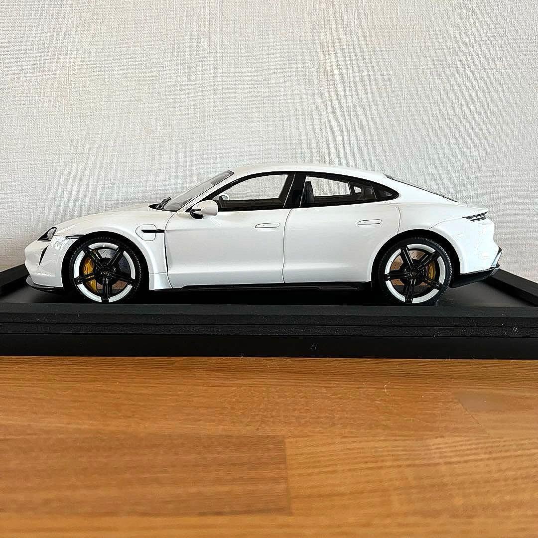 【ミニカー 美品】1/18 ミニチャンプス ポルシェ タイカン ターボ S