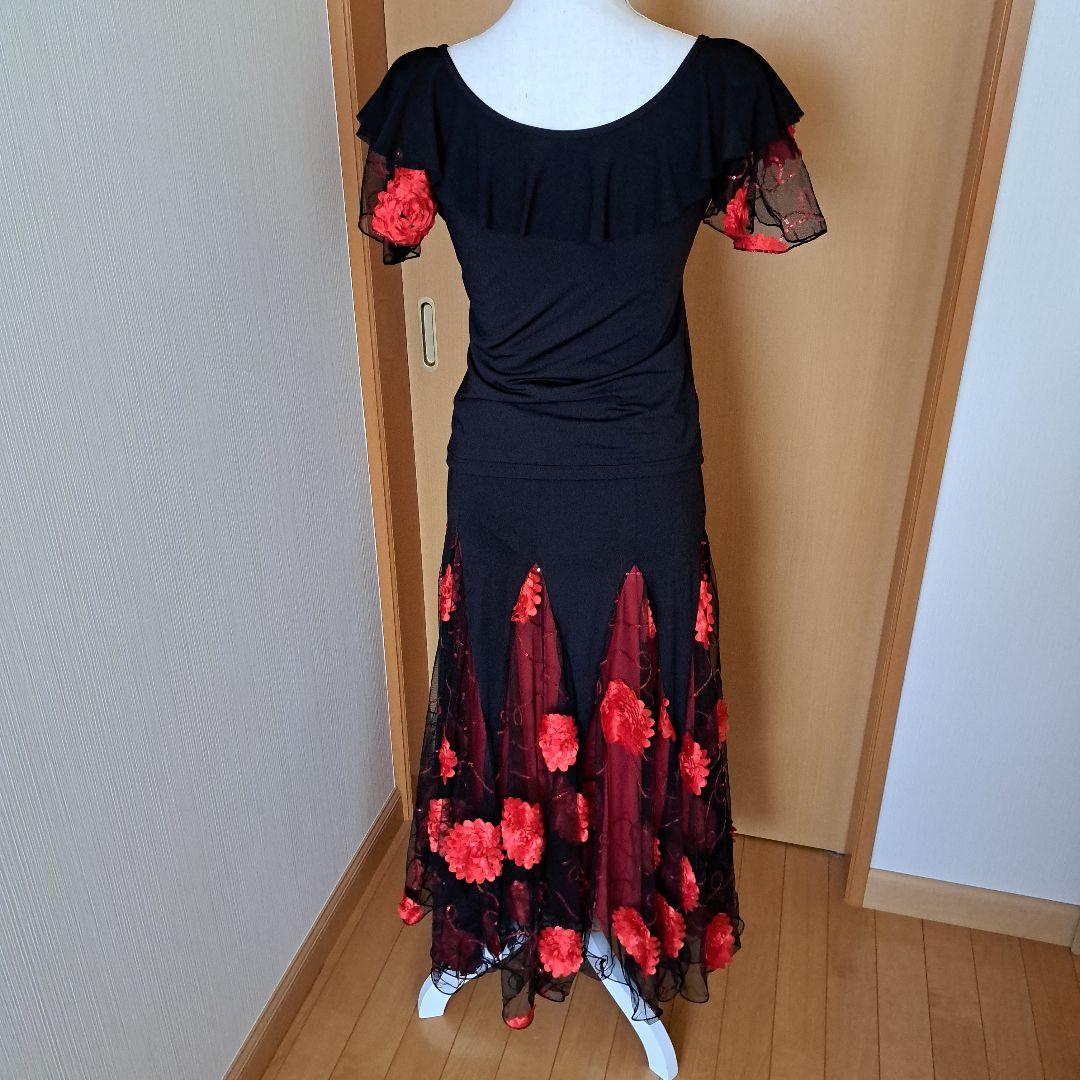 ♡ドレス 黒地に赤の花柄♡