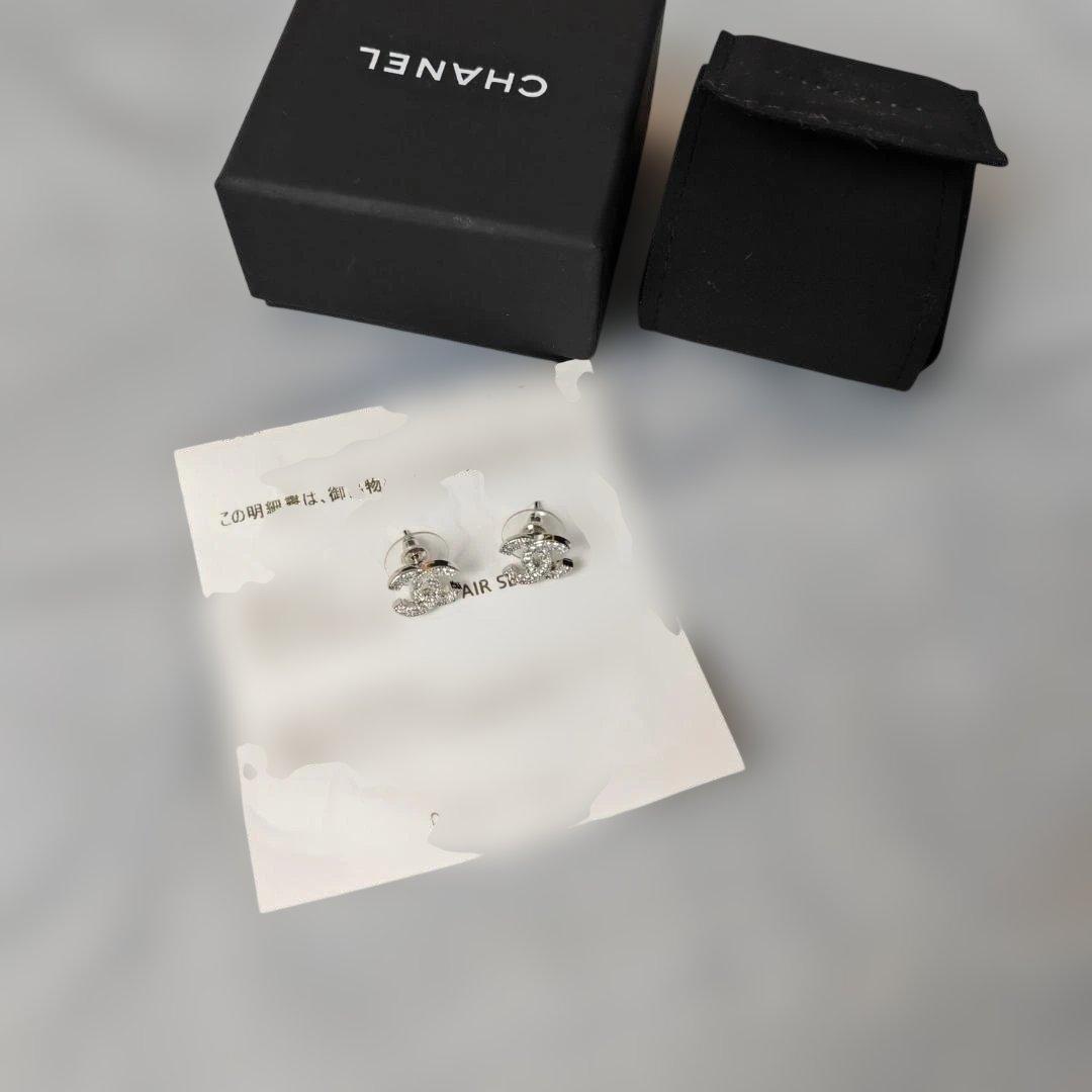 CHANEL シルバーダブルCロゴ ピアス