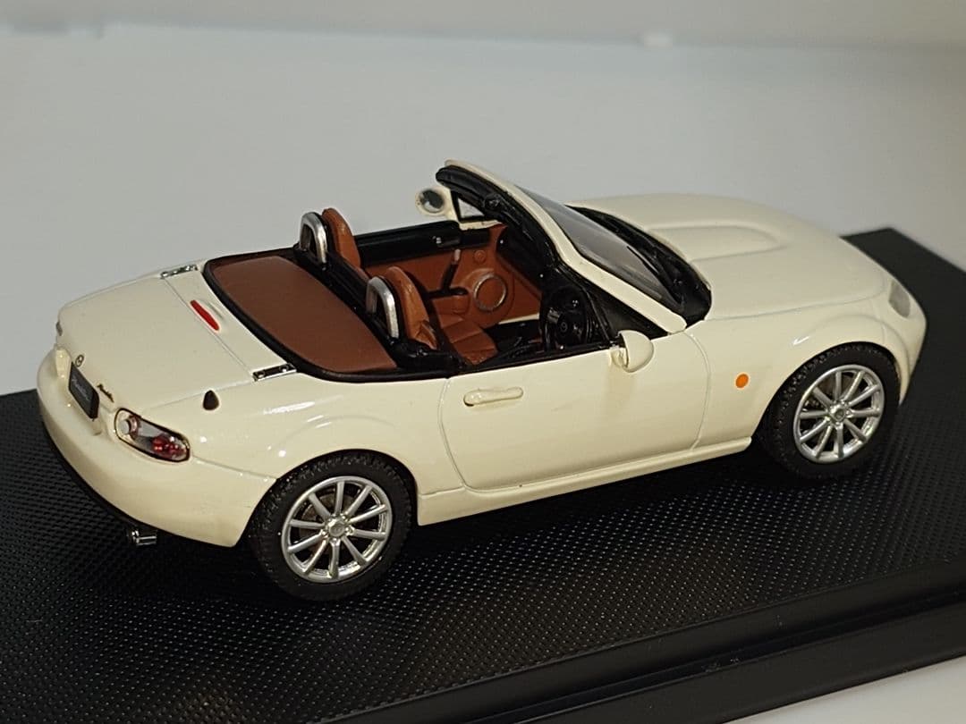 エブロ マツダ NCロードスター 1/43 ミニカー マーブルホワイト