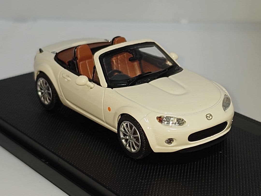 エブロ マツダ NCロードスター 1/43 ミニカー マーブルホワイト