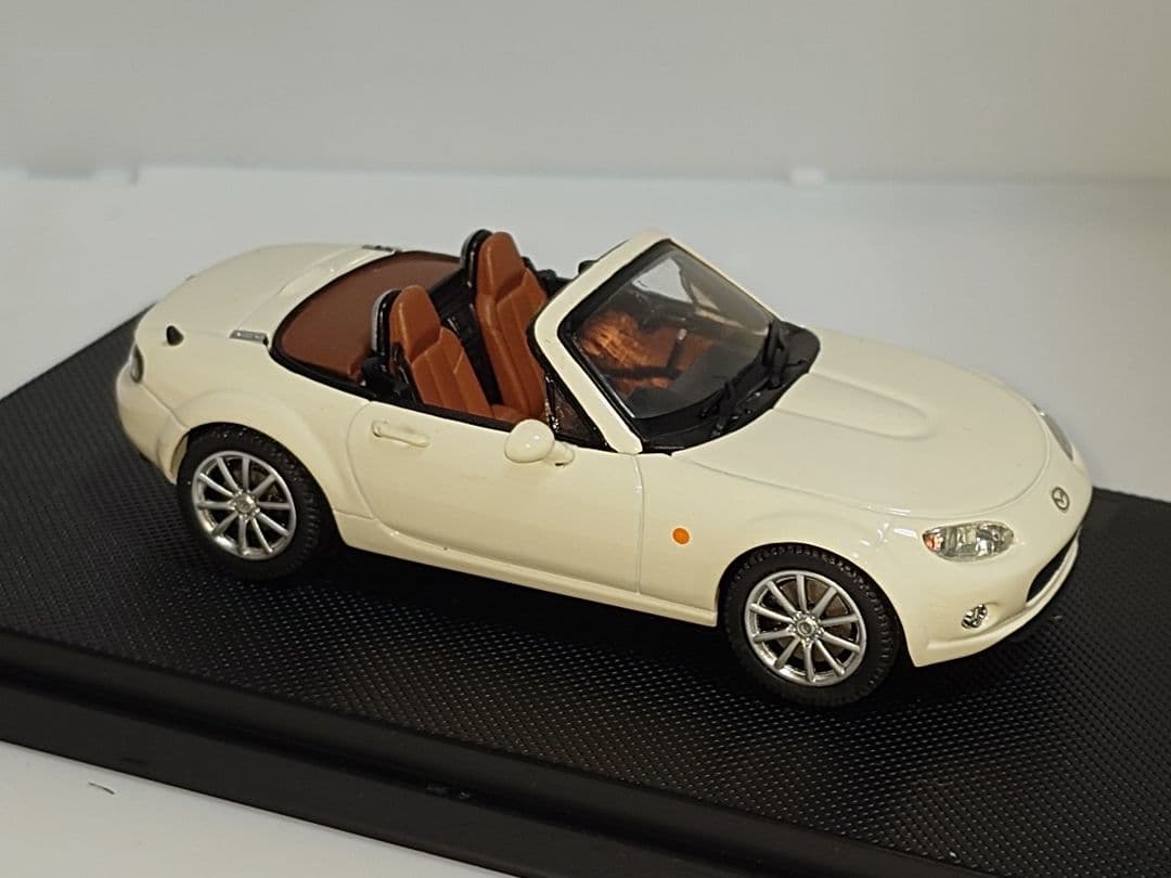 エブロ マツダ NCロードスター 1/43 ミニカー マーブルホワイト