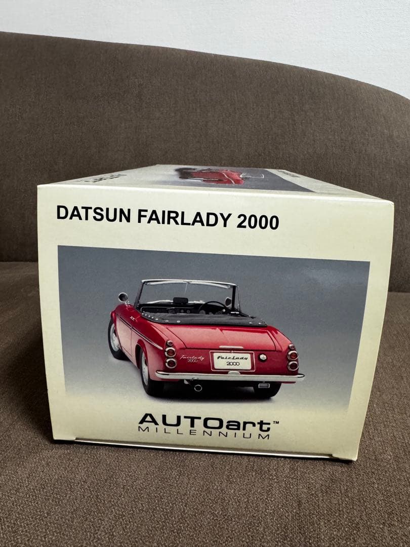 オートアート　1/18 ダットサン フェアレディ2000 （SR311型）