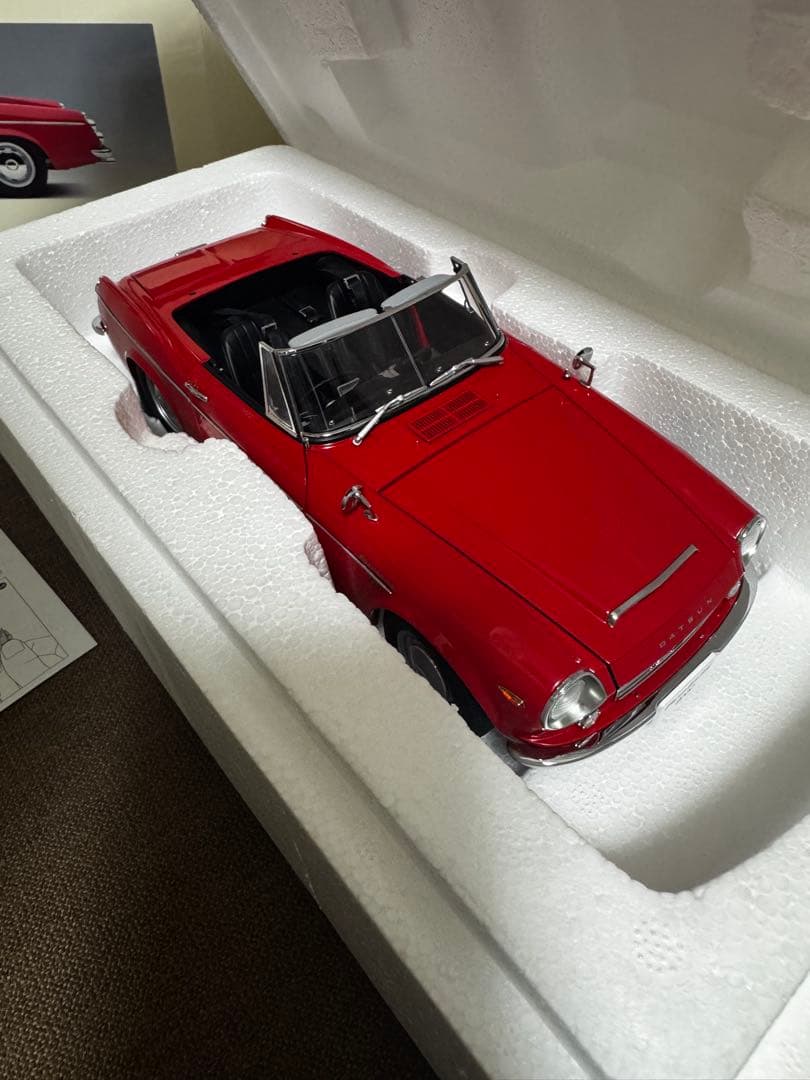 オートアート　1/18 ダットサン フェアレディ2000 （SR311型）