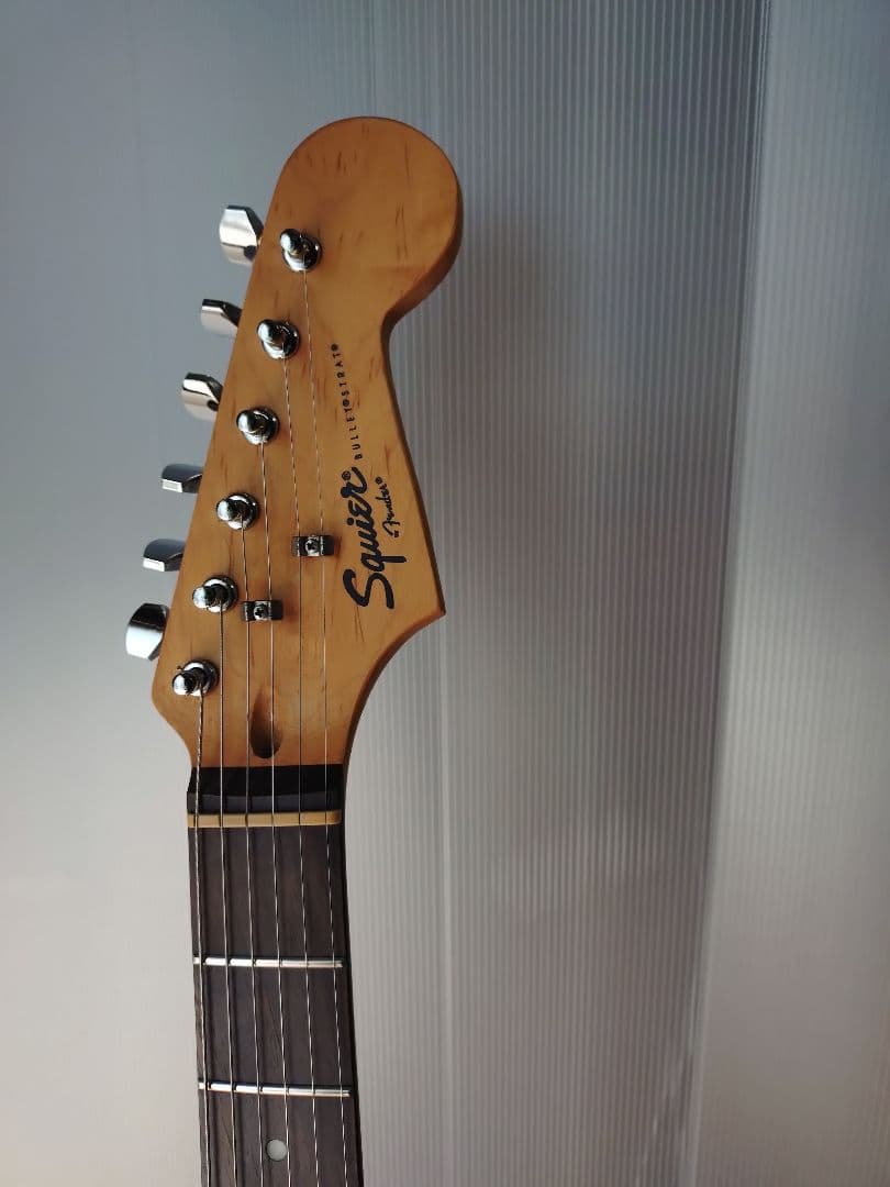 Squier バレット　Stratocaster 赤　ボディ不明